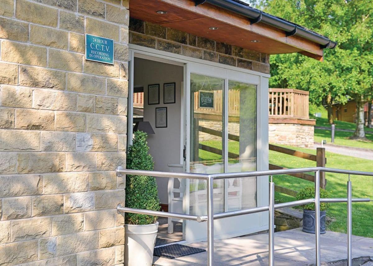 Charlesworth Lodges Glossop Exterior foto